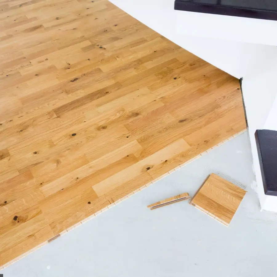 Agence M Com Marseille MENUISERIE POSE AGENCEMENT NIGIDA MPAN Pose de parquet Gréasque