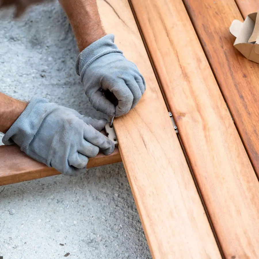 Agence M Com Marseille MENUISERIE POSE AGENCEMENT NIGIDA MPAN Pose de terrasse en bois Auriol