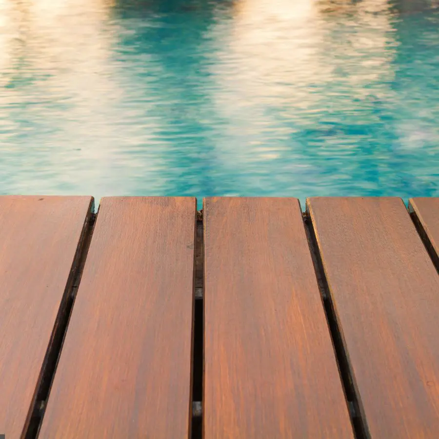 Agence M Com Marseille MENUISERIE POSE AGENCEMENT NIGIDA MPAN Pose de terrasse en bois Saint Savournin