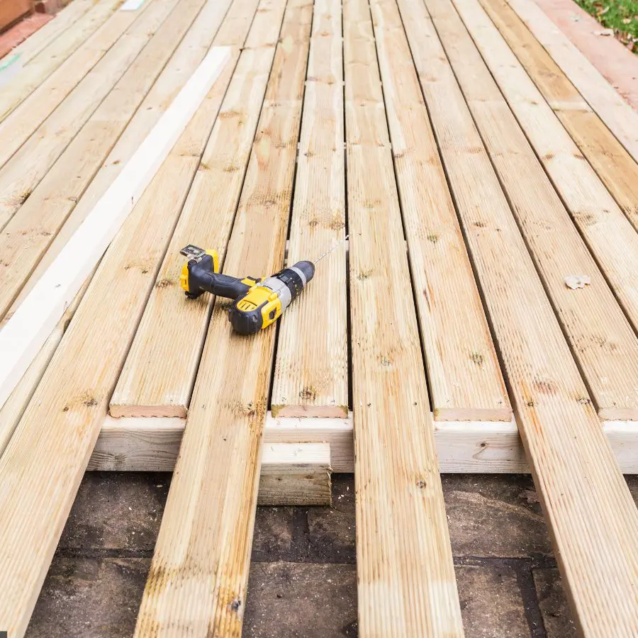 Agence M Com Marseille MENUISERIE POSE AGENCEMENT NIGIDA MPAN Pose de terrasse en bois Saint Zacharie